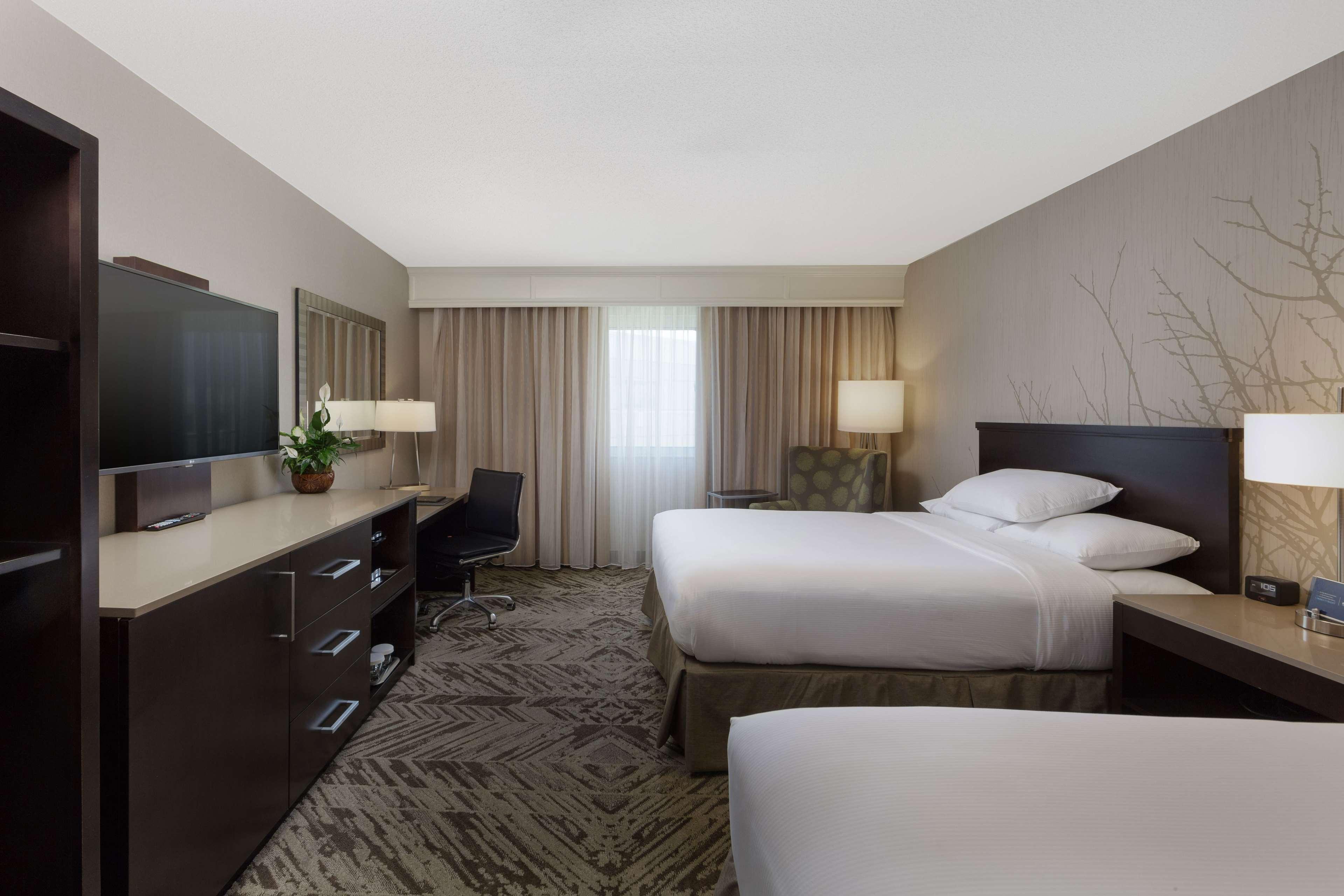 Hilton Cincinnati Airport Florence Exterior photo