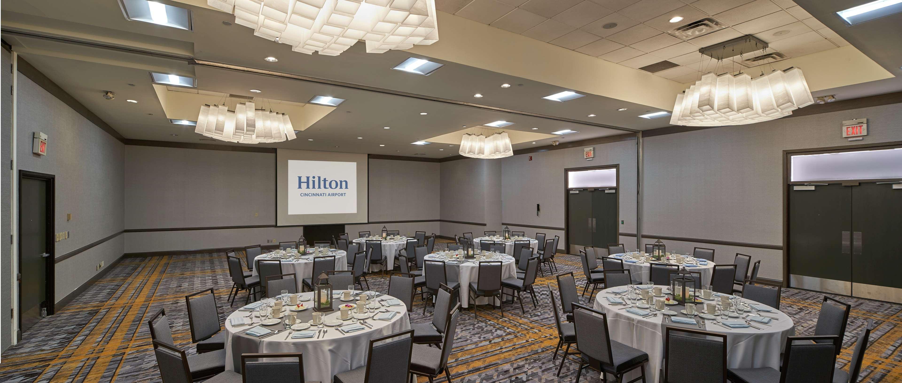 Hilton Cincinnati Airport Florence Exterior photo