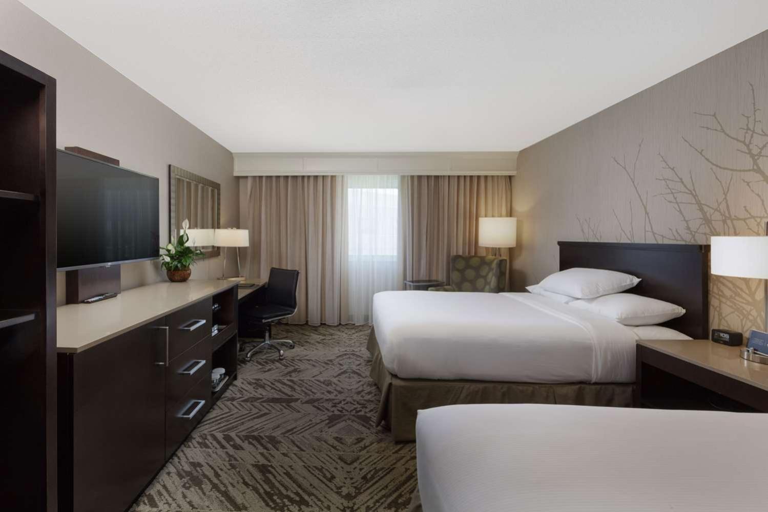 Hilton Cincinnati Airport Florence Exterior photo