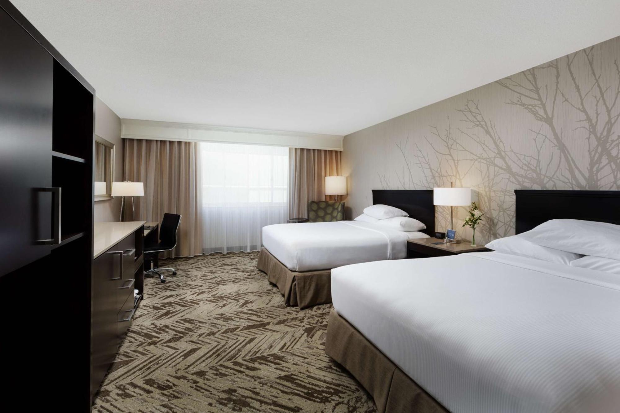 Hilton Cincinnati Airport Florence Exterior photo