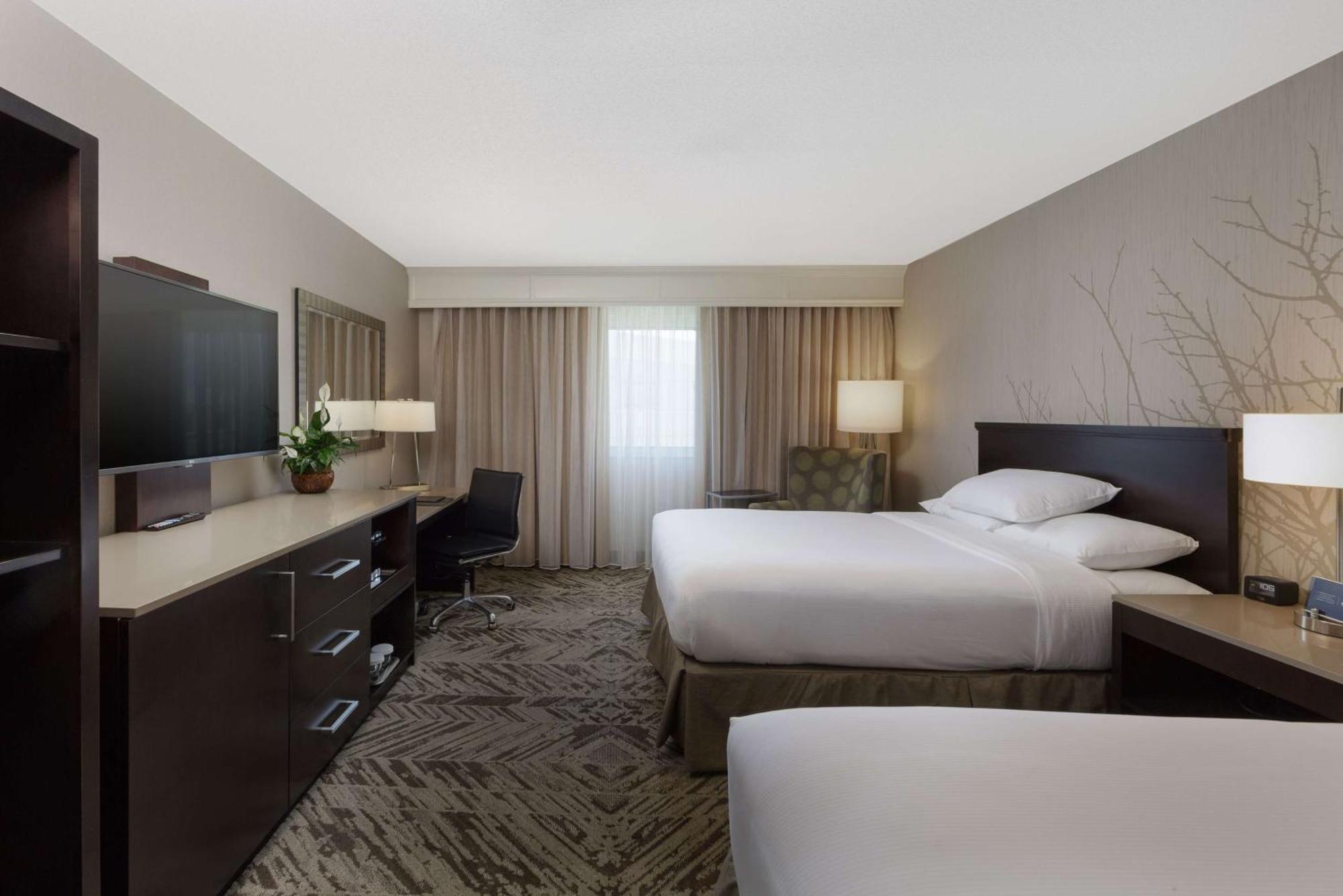Hilton Cincinnati Airport Florence Exterior photo
