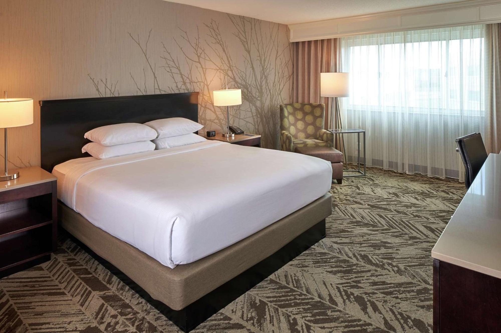 Hilton Cincinnati Airport Florence Exterior photo