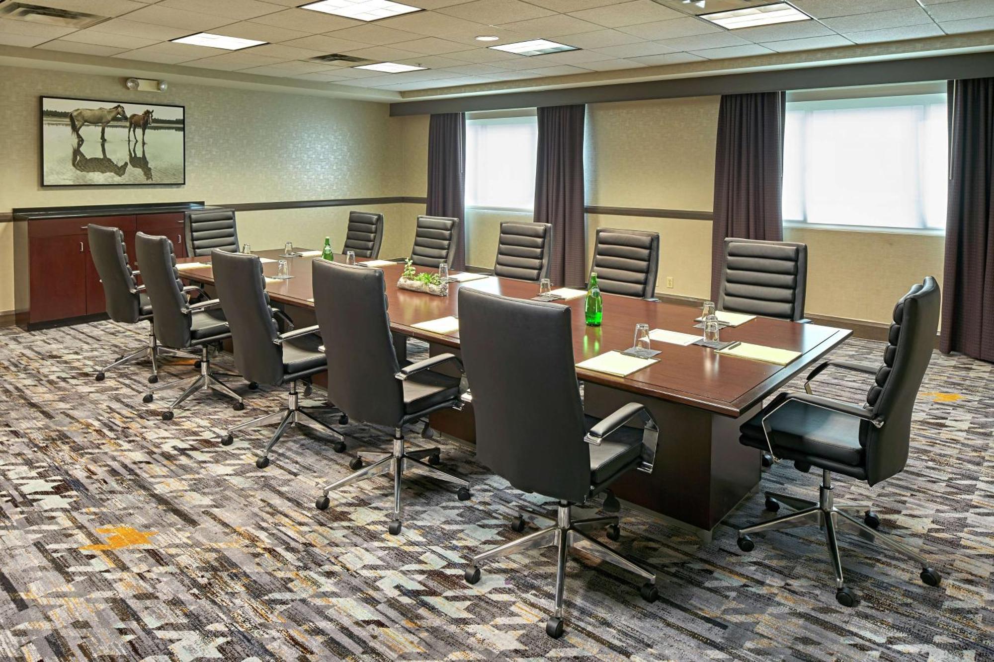 Hilton Cincinnati Airport Florence Exterior photo