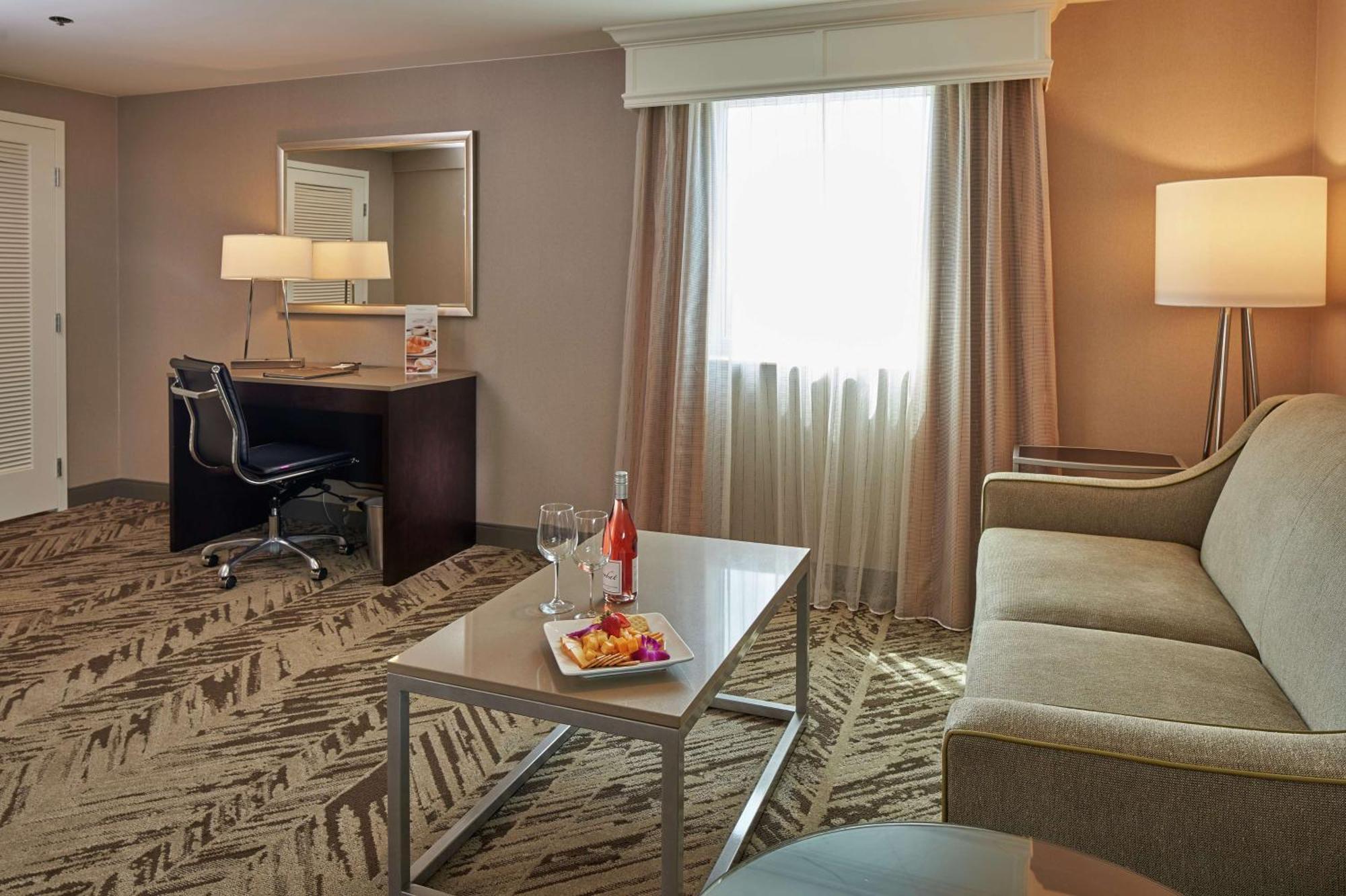 Hilton Cincinnati Airport Florence Exterior photo