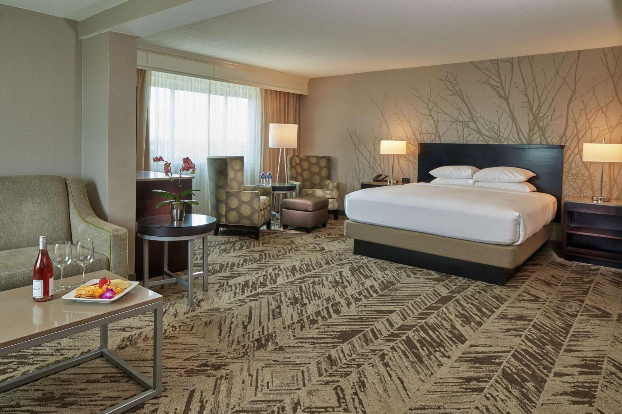 Hilton Cincinnati Airport Florence Exterior photo
