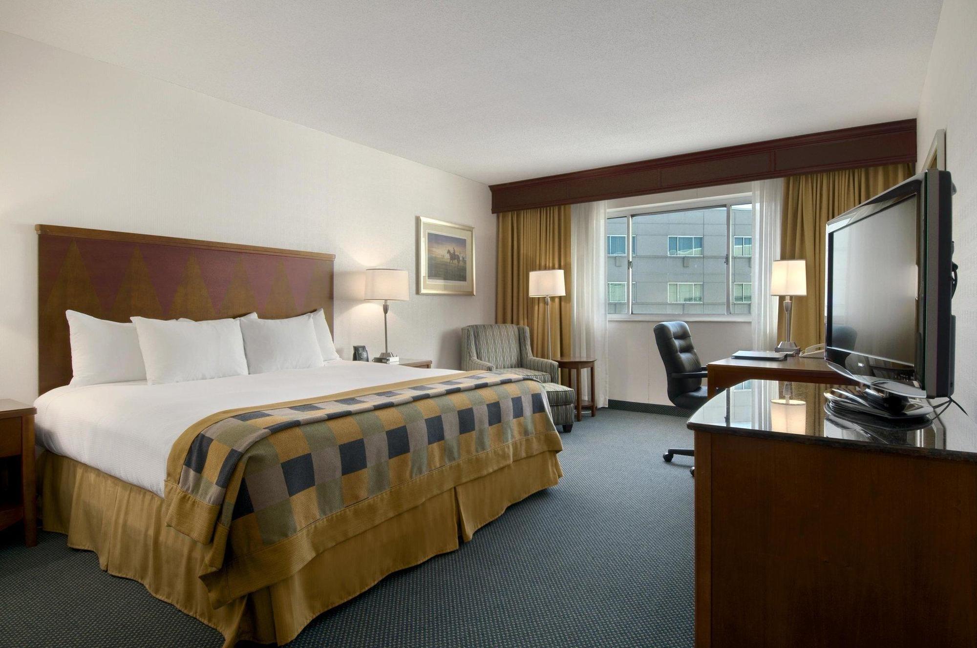 Hilton Cincinnati Airport Florence Exterior photo