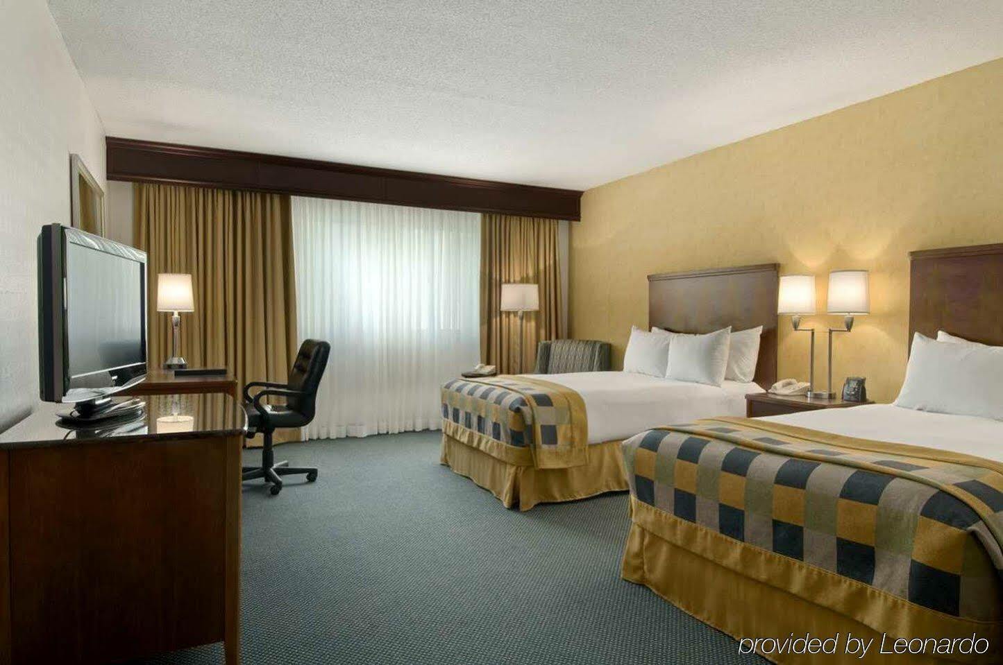 Hilton Cincinnati Airport Florence Exterior photo